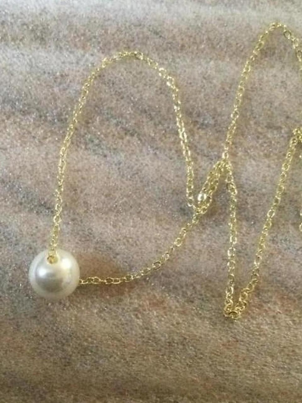 Minimalist Faux Pearl Necklace